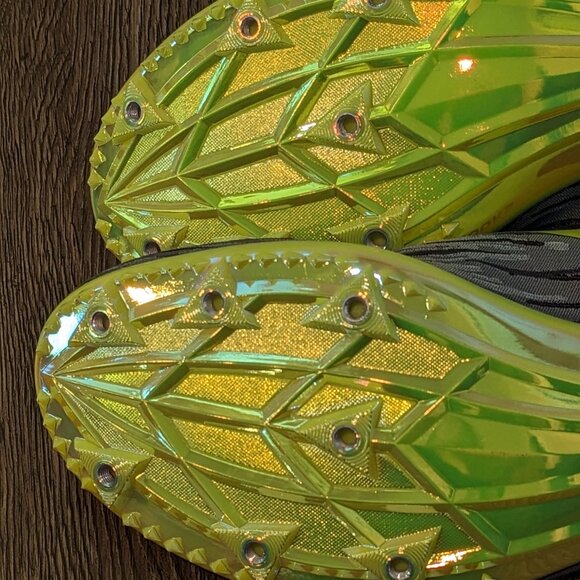 NEW! Brooks Track Running Shoes - QW-K v4 - Picture 4 of 5